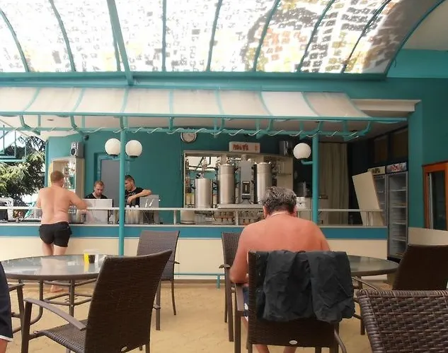 则菲尔酒店 酒店