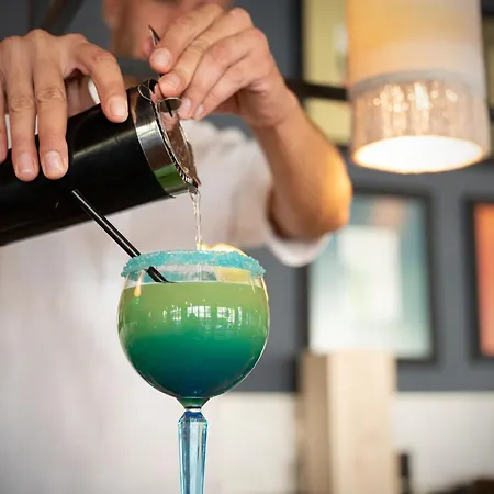 Ξενοδοχείο Zefir 3*